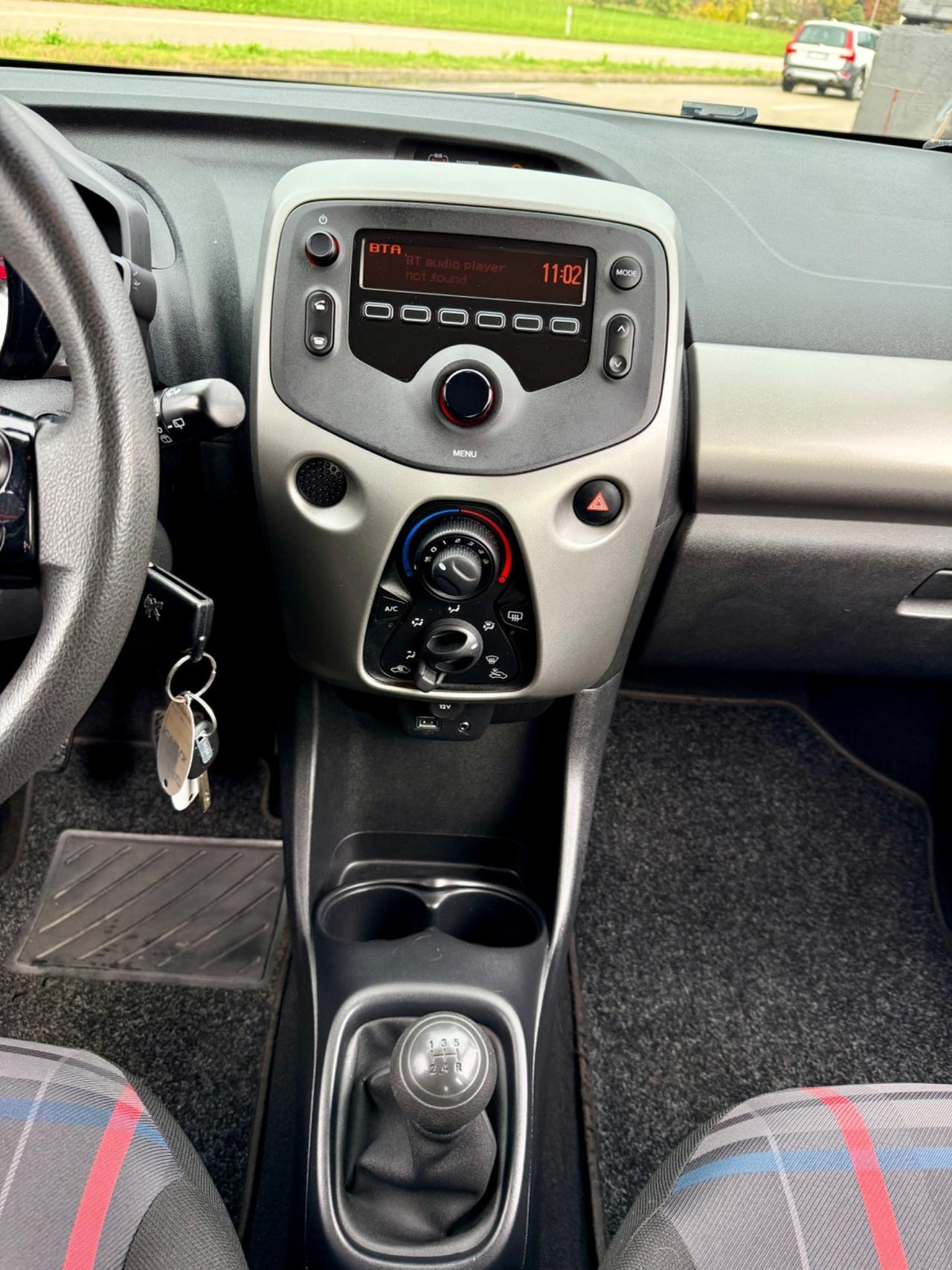 Peugeot 108 VTi 68 5 porte Allure 2016 104.000KM