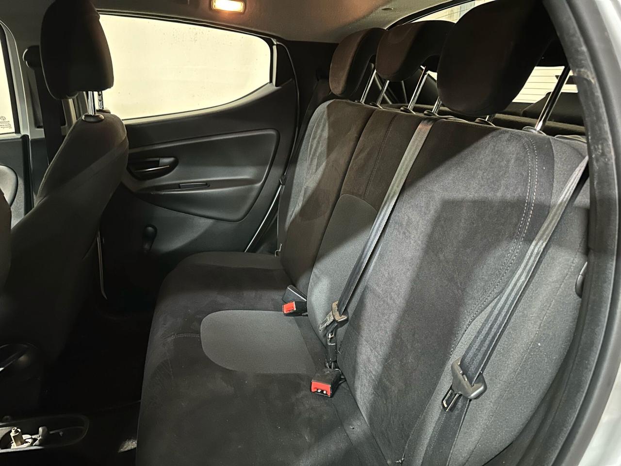 Lancia Ypsilon 1.2 69 CV 5 porte GPL Ecochic Silver