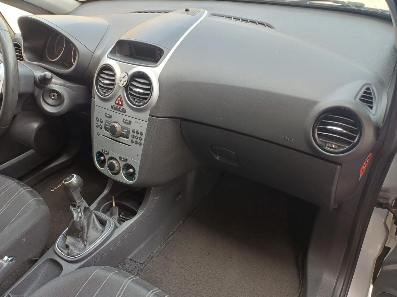 Opel Corsa 1.3 diesel 5 p Cosmo - 2010
