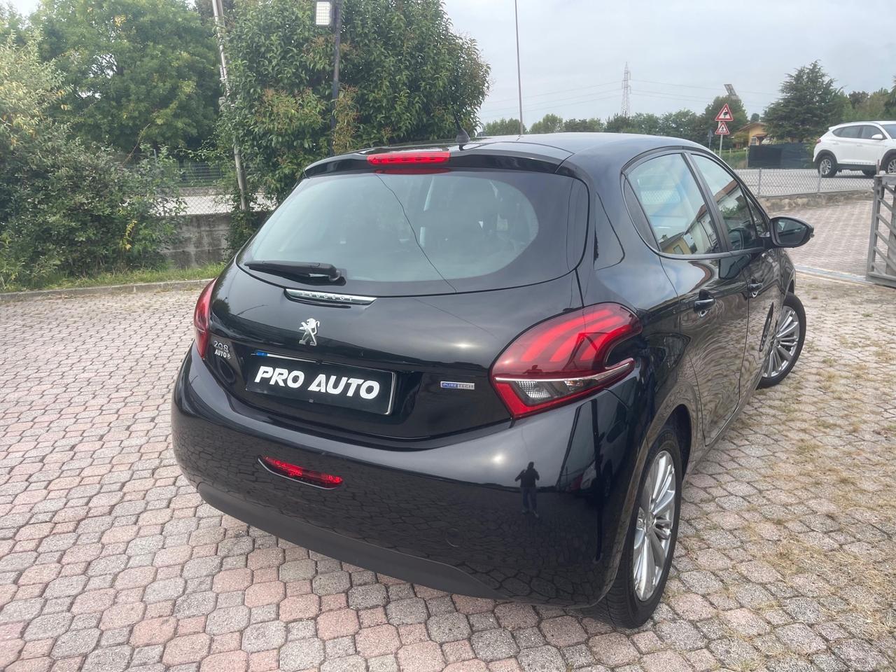 Peugeot 208 PureTech 82 5 porte Allure