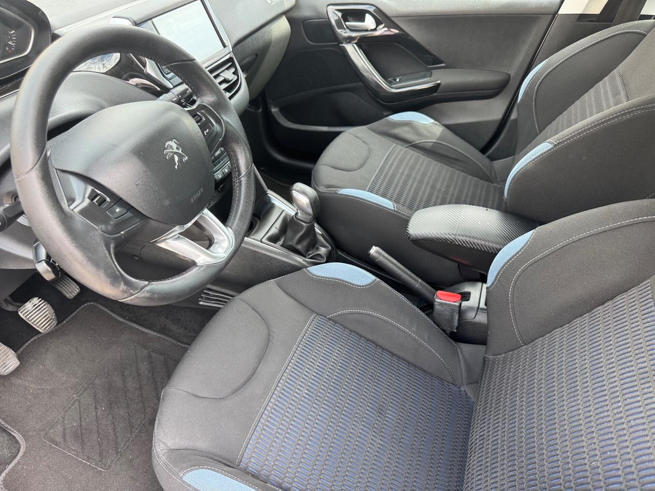 Peugeot 208 1.4 e-HDi 92 CV 5 porte neopatentati
