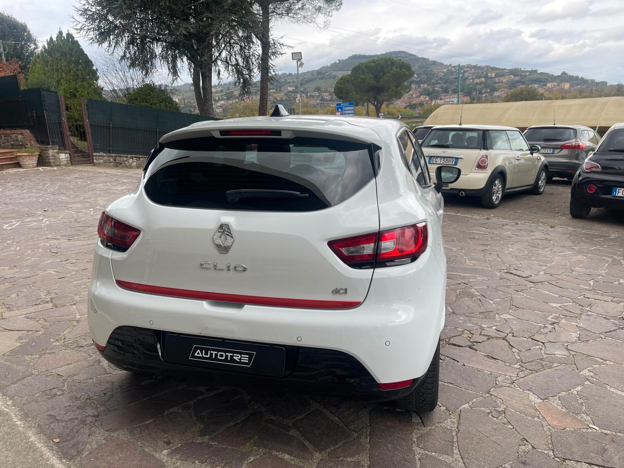 Renault Clio 1.5 dCi 8V 75CV 5 porte Costume National NEO PATENTATI