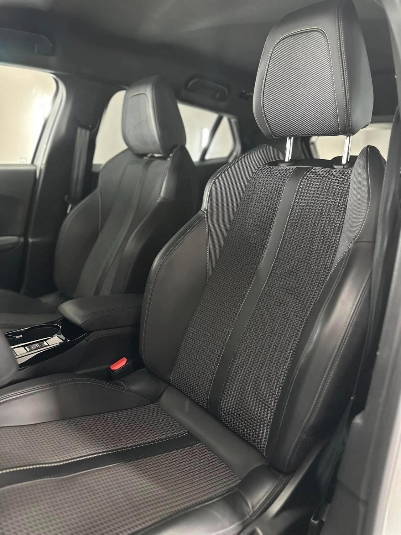 Peugeot 2008 PureTech 130 S&S EAT8 GT Pack