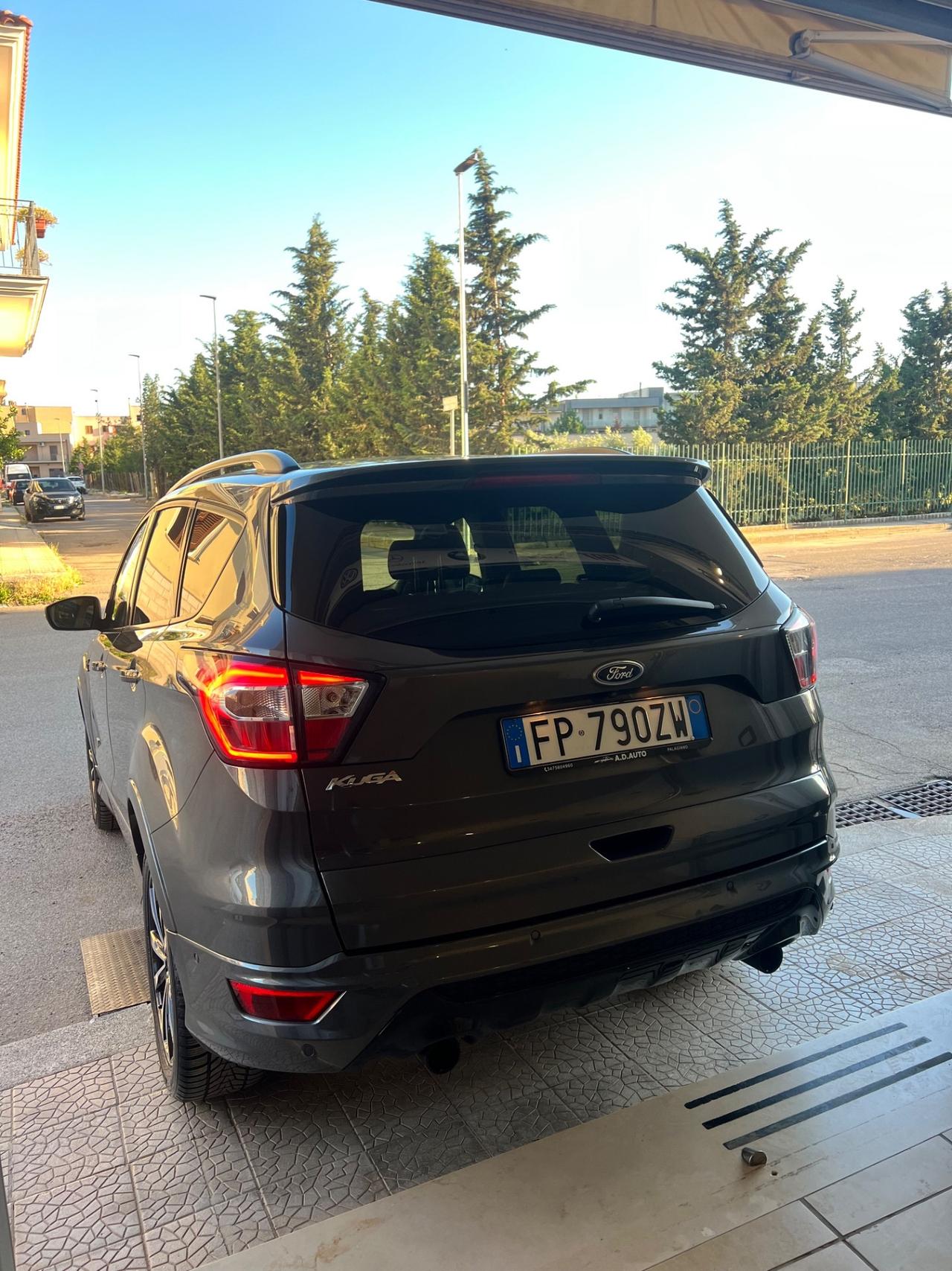 Ford Kuga 2.0 TDCI 150 CV S&S 4WD Titanium