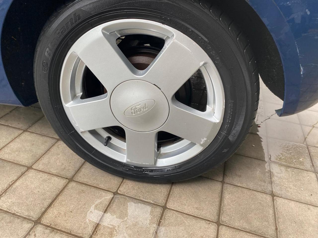 Ford Fiesta 1.4 16V 5p. Zetec