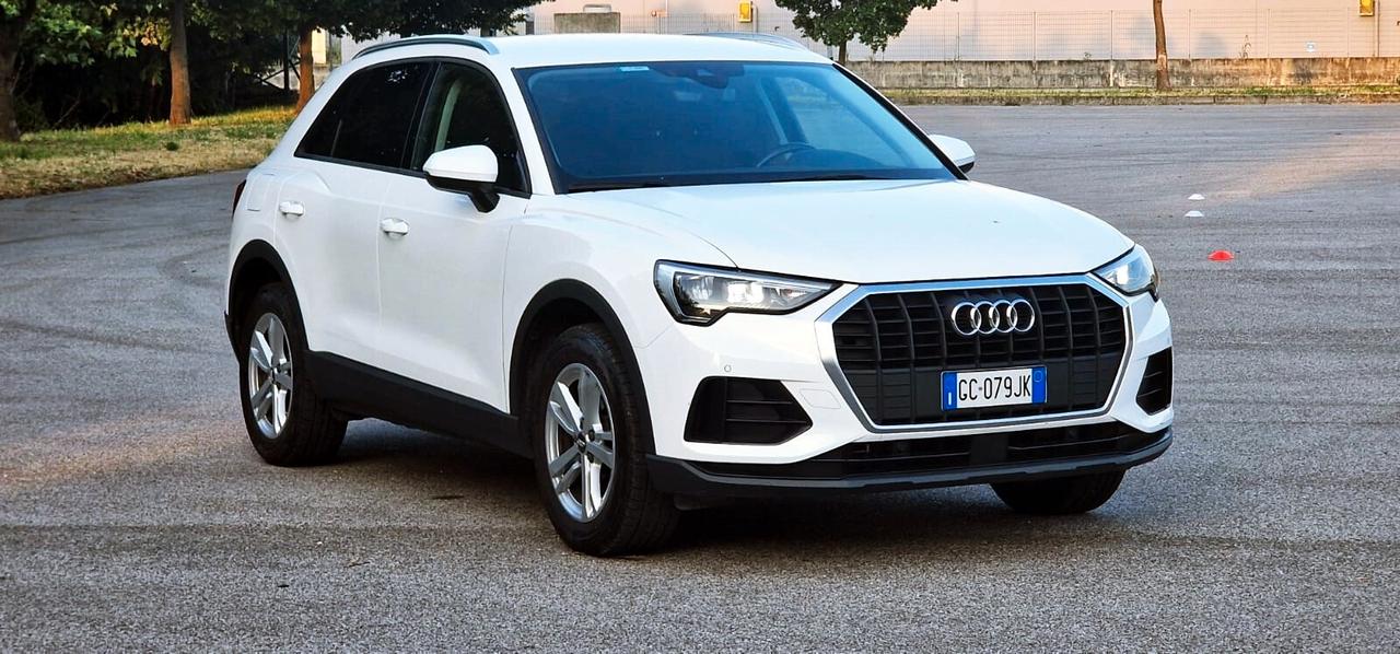 Audi Q3 35 TDI S tronic Business