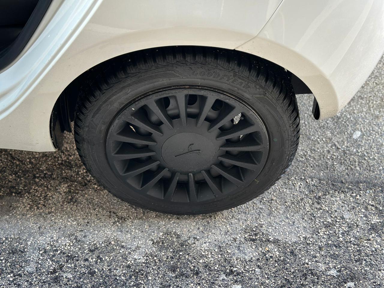 Lancia Ypsilon 1.0 5 porte Hybrid Ecochic Gold