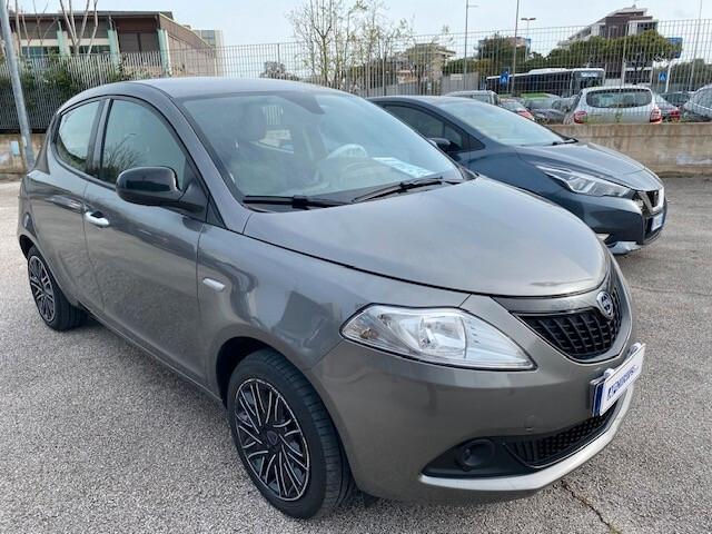 Lancia Ypsilon 1.0 FireFly 5 porte S&S Hybrid Silver Plus