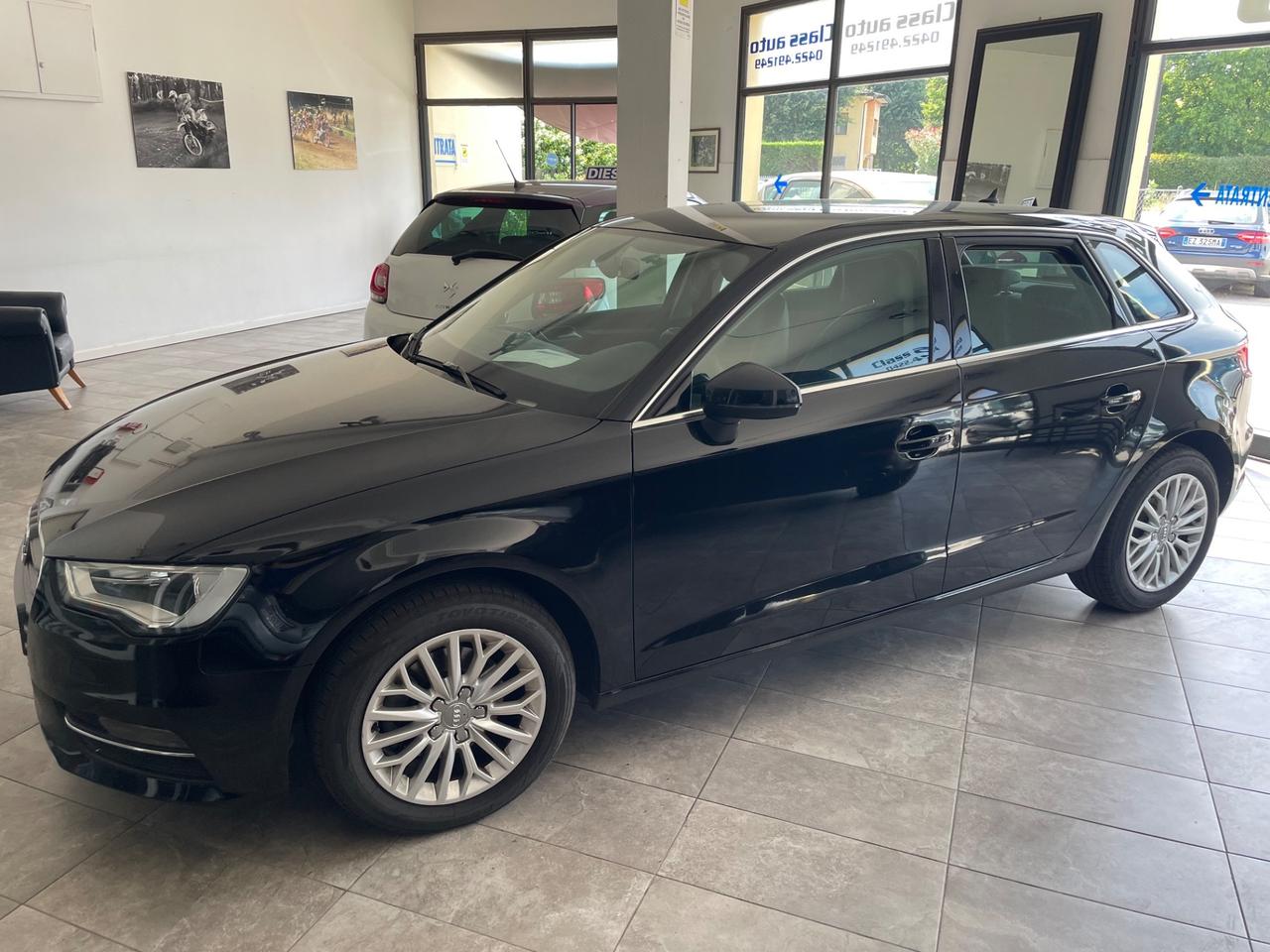 Audi A3 Sedan 1.6 TDI clean diesel S tronic Ambiente