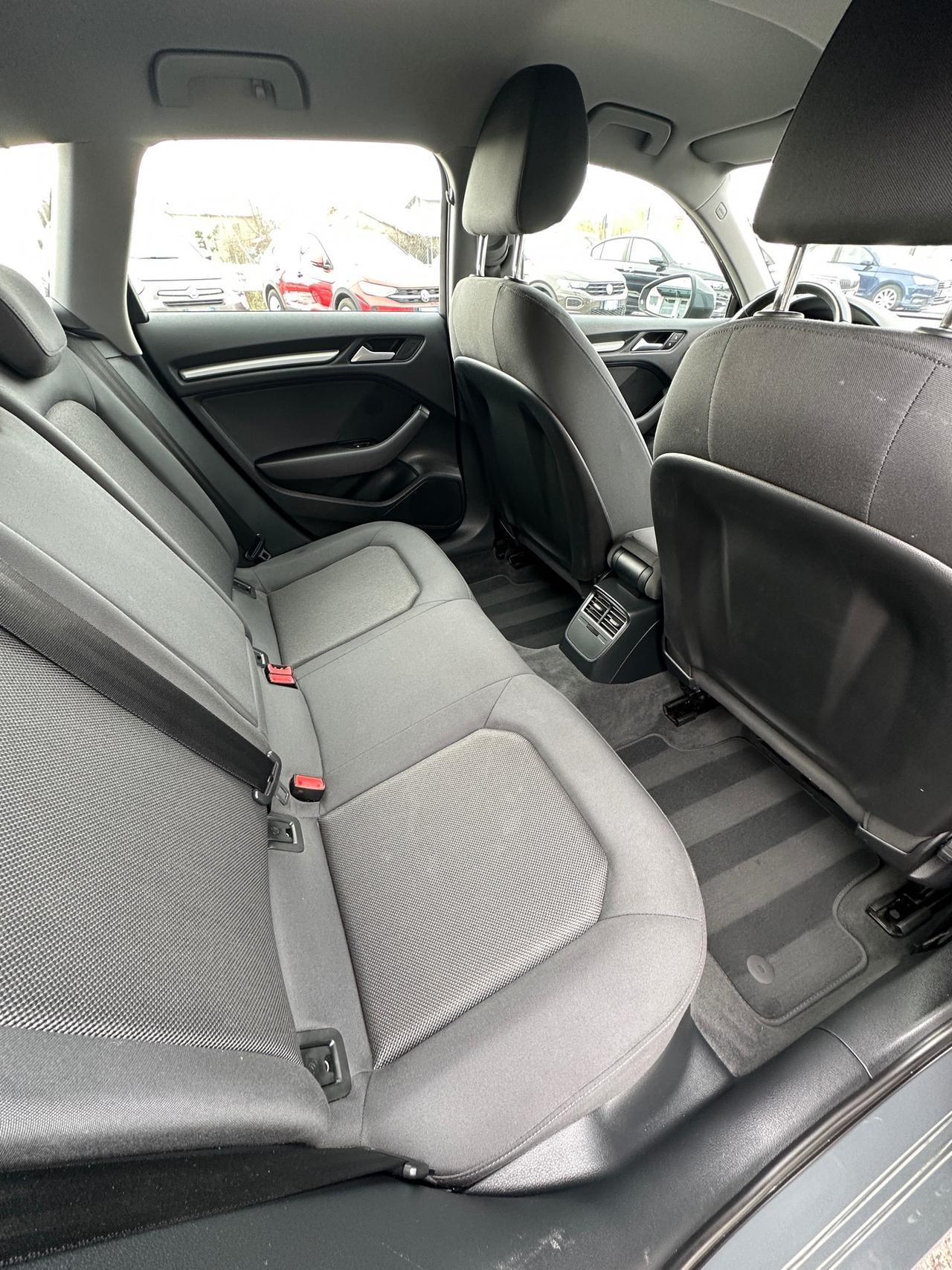 Audi A3 SPB 1.5 S-tron S-tronic Business - 2020