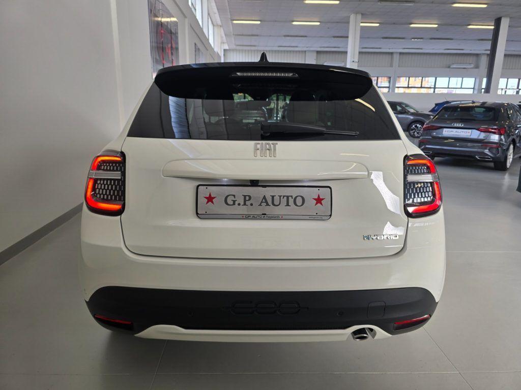 Fiat 600 Hybrid DCT MHEV La Prima