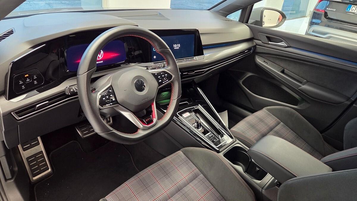 Volkswagen Golf GTI Golf 2.0 TSI GTI