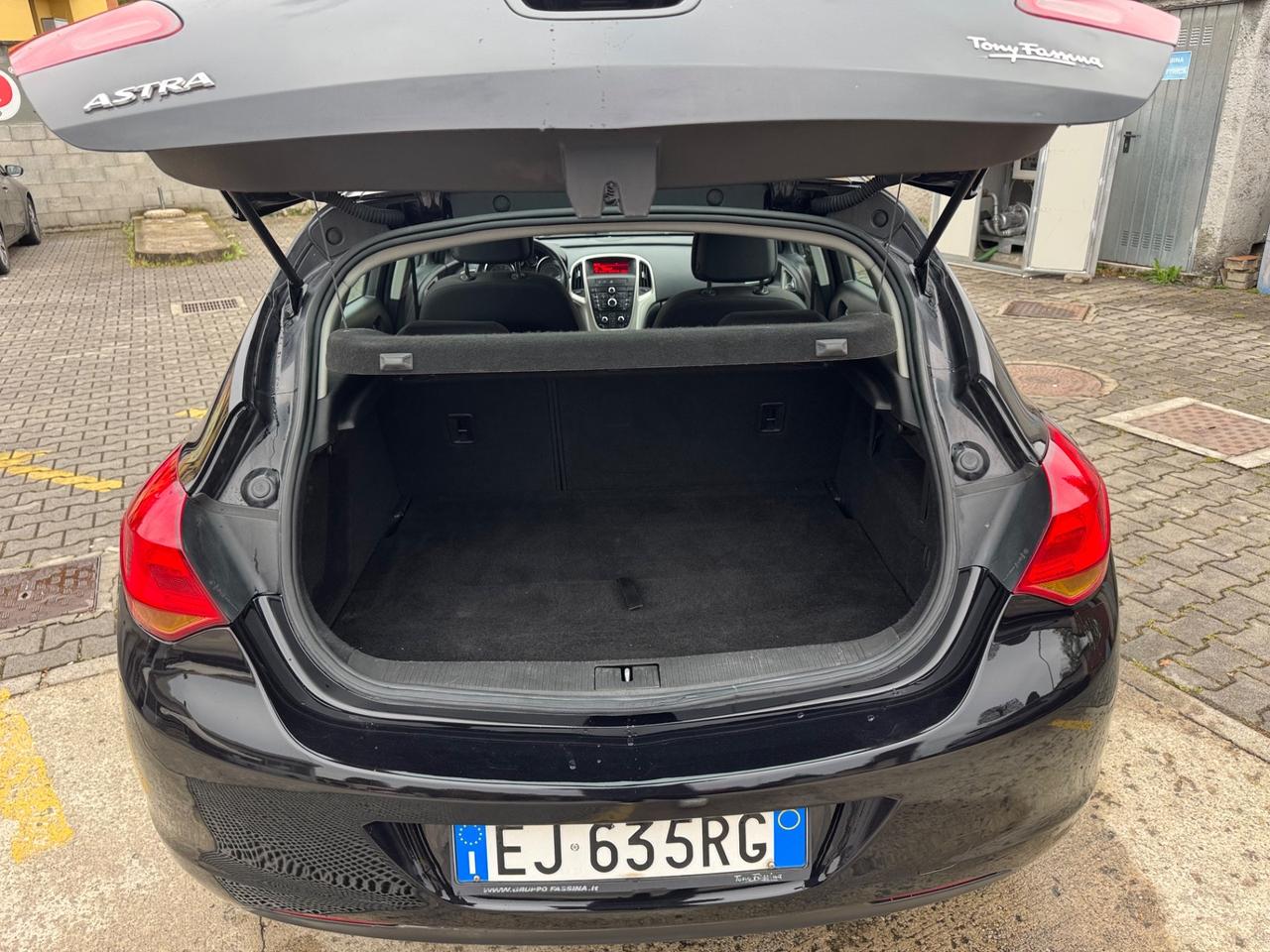 Opel Astra 1.6 115CV 5 porte Cosmo