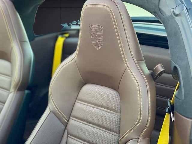 Porsche 911 992 .2 my25 Targa 4 GTS Hybrid PCCB/EXCLUSIV MANUF