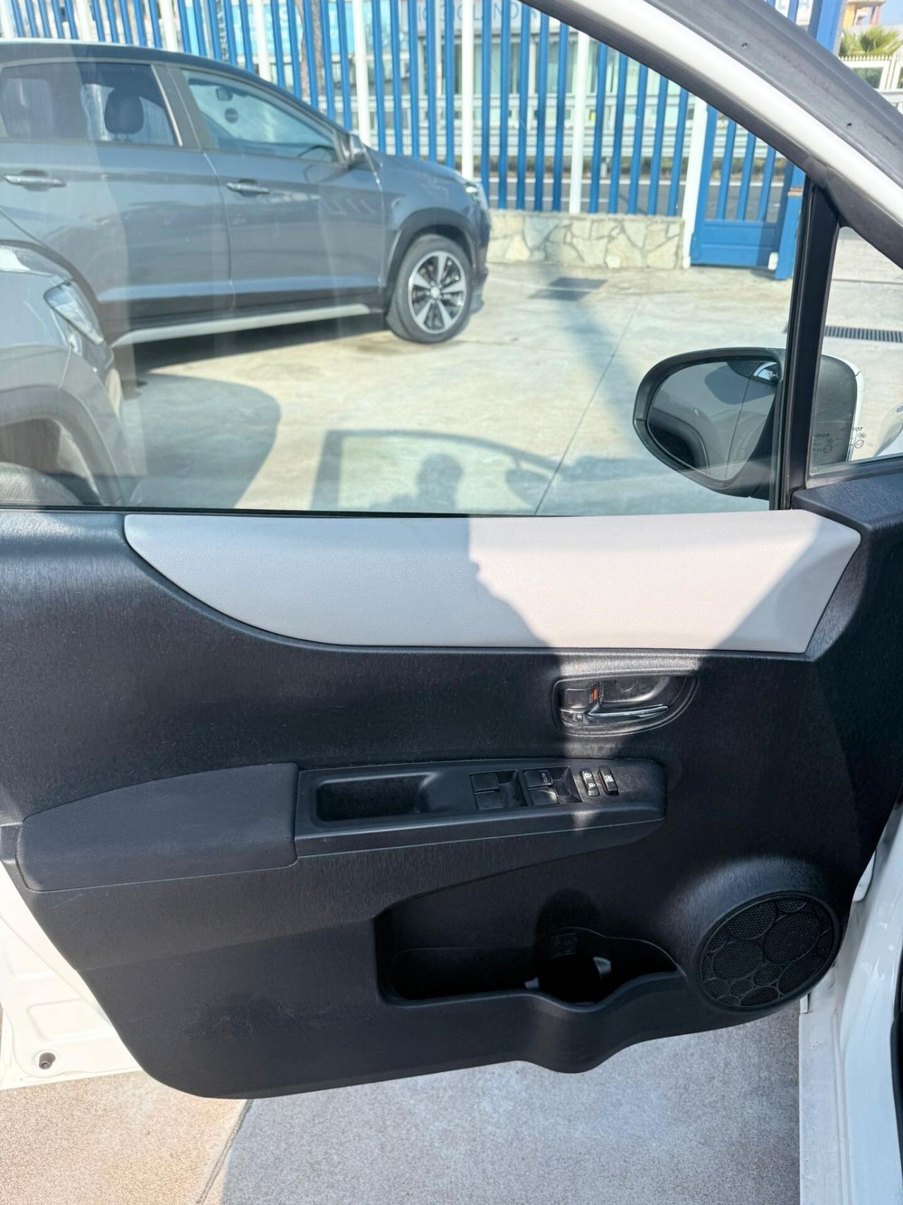 Toyota Yaris 1.4 D-4D 5 porte Lounge