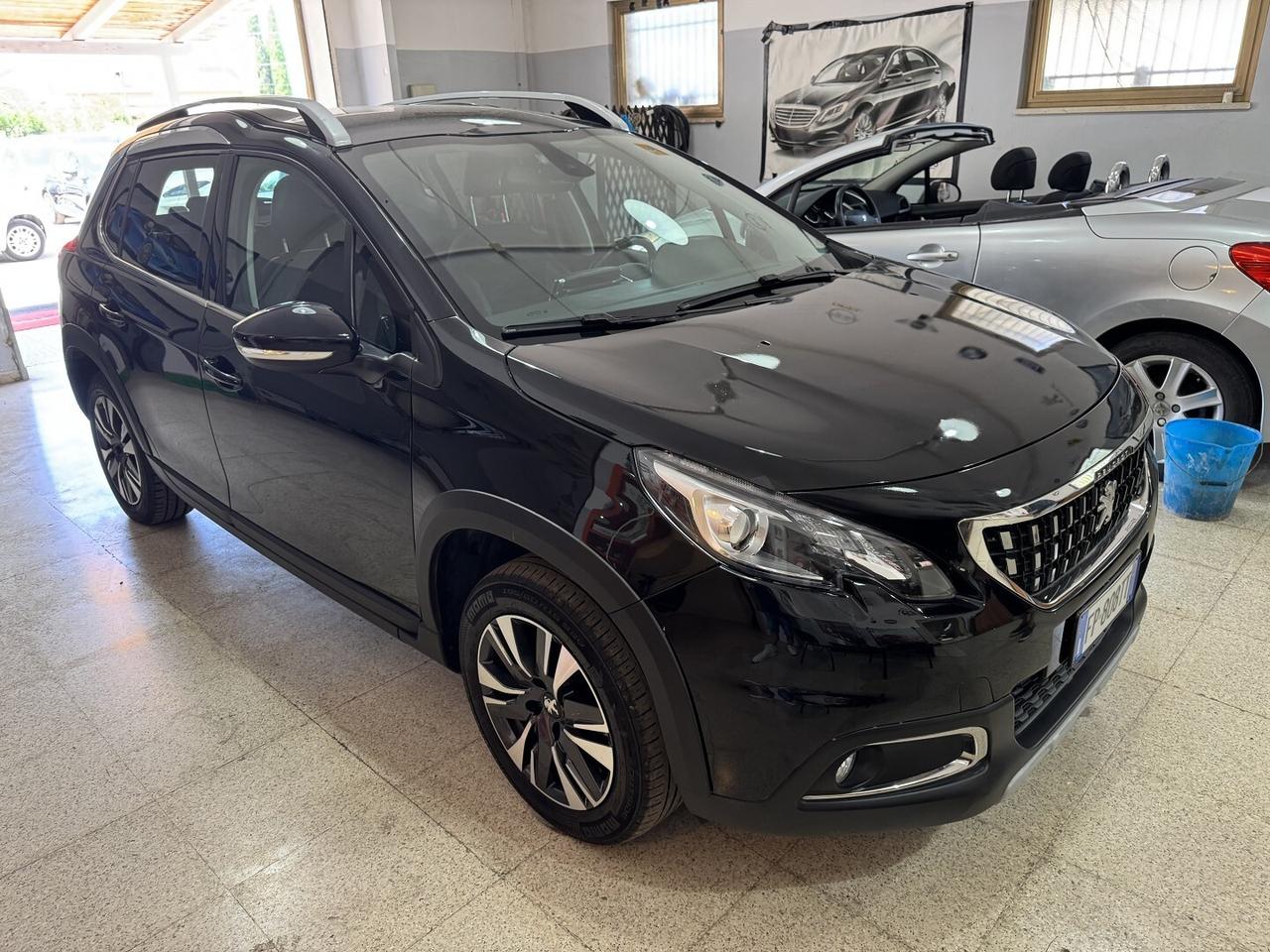 Peugeot 2008 1.2 Allure 82 cv. Navigatore 56 Mila