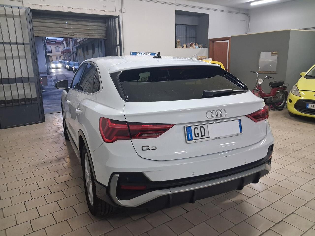 Audi Q3 SPB 35 TDI S tronic line Sportback 2021
