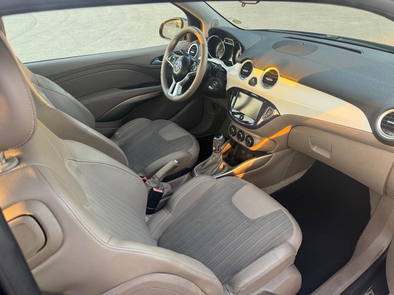 Opel Adam Rocks 1.2 70 CV tetto panoramico