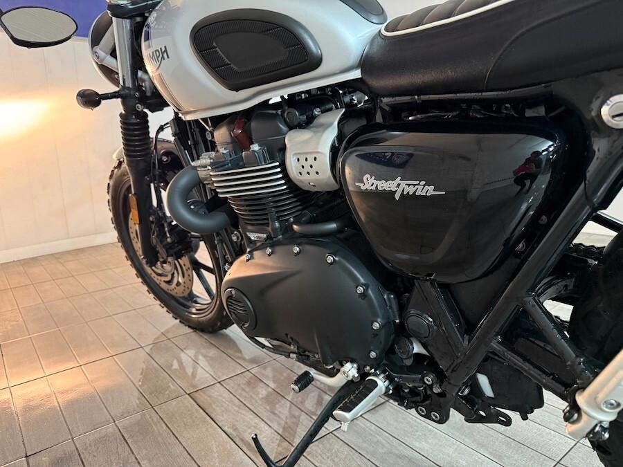 Triumph Street Twin 2600 KM