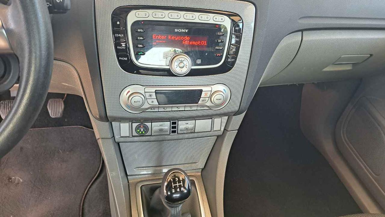 Ford Focus 1.6 (115CV) 5p. Bz.- GPL Titanium