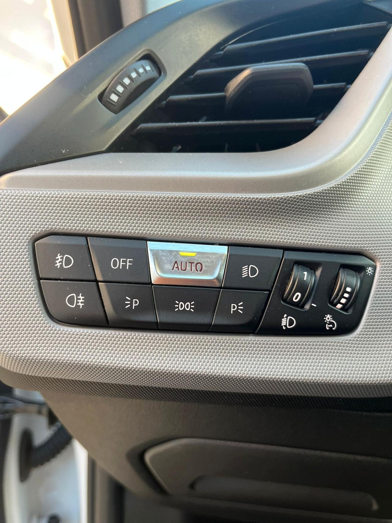 Bmw 116 116d 5p. Business Advantage