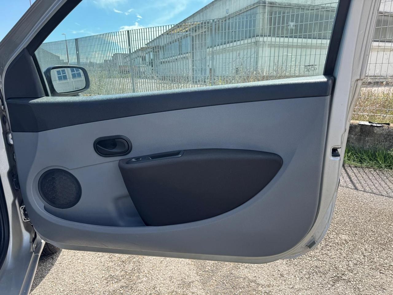 Renault Clio 1.2 16V 3 porte Luxe