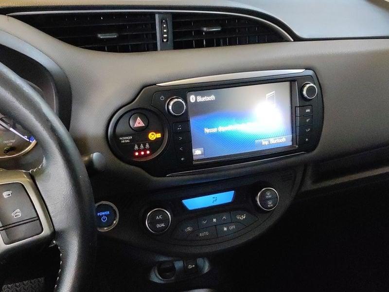 Toyota Yaris 1.5 Hybrid 5 porte Active + CERCHI IN LEGA AREA C FREE