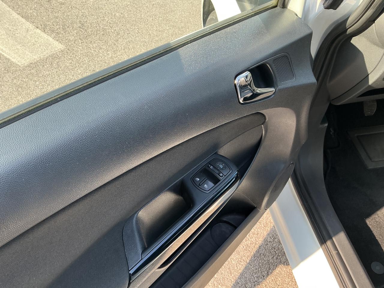 Opel Corsa 1.2 GPL Neopatentati