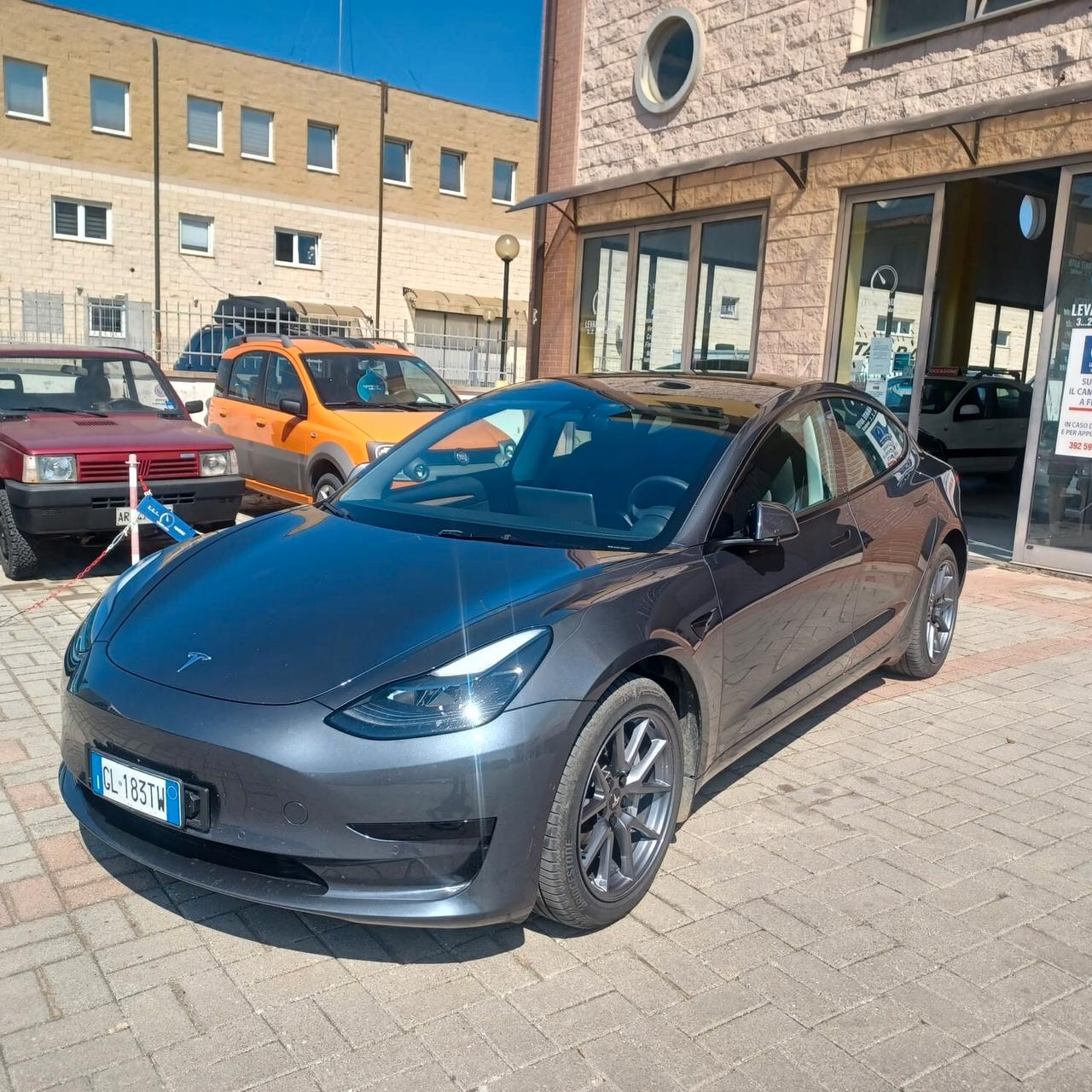 58078KM TESLA GANCIO DI TRAINO AUTONOMIA 408KM