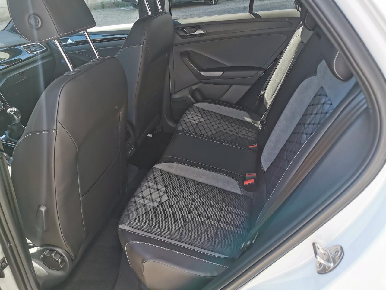 Volkswagen T-Roc 1.0 TSI 115cv R-Line