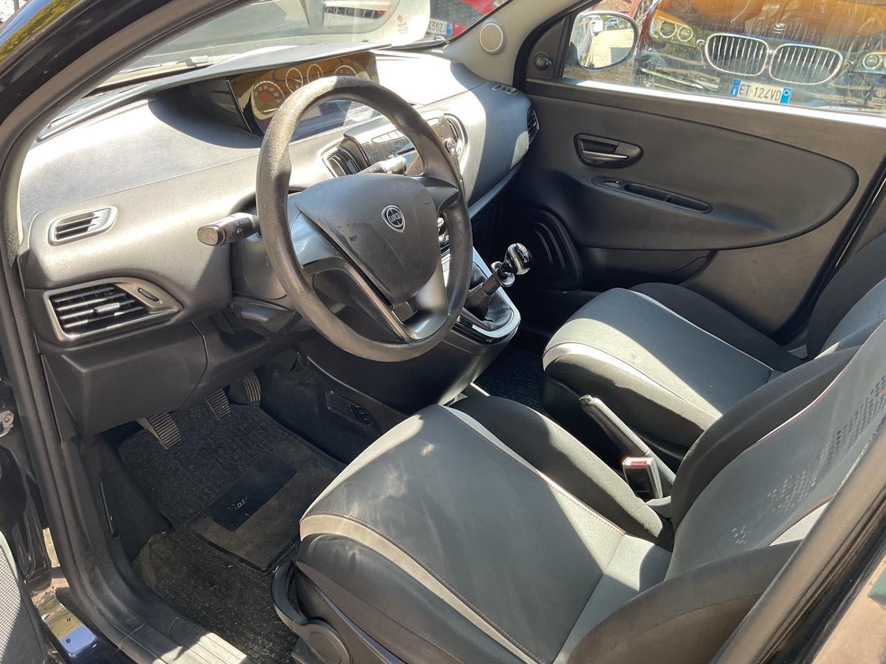 Lancia Ypsilon 1.2 5porte GPL Ecochic Gold OK NEOPATENTATI