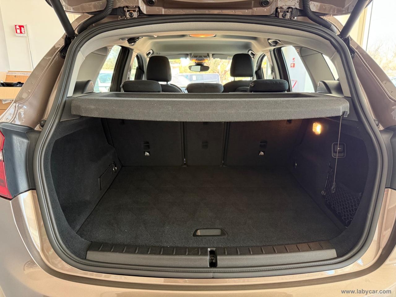 BMW 216d Active Tourer Business