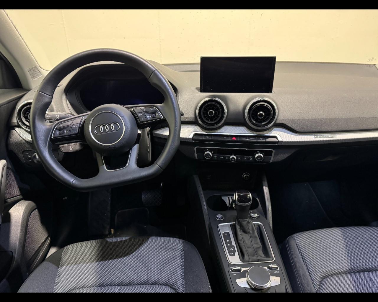 AUDI Q2 35 TDI QUATTRO S-TRONIC IDENTITY BLACK