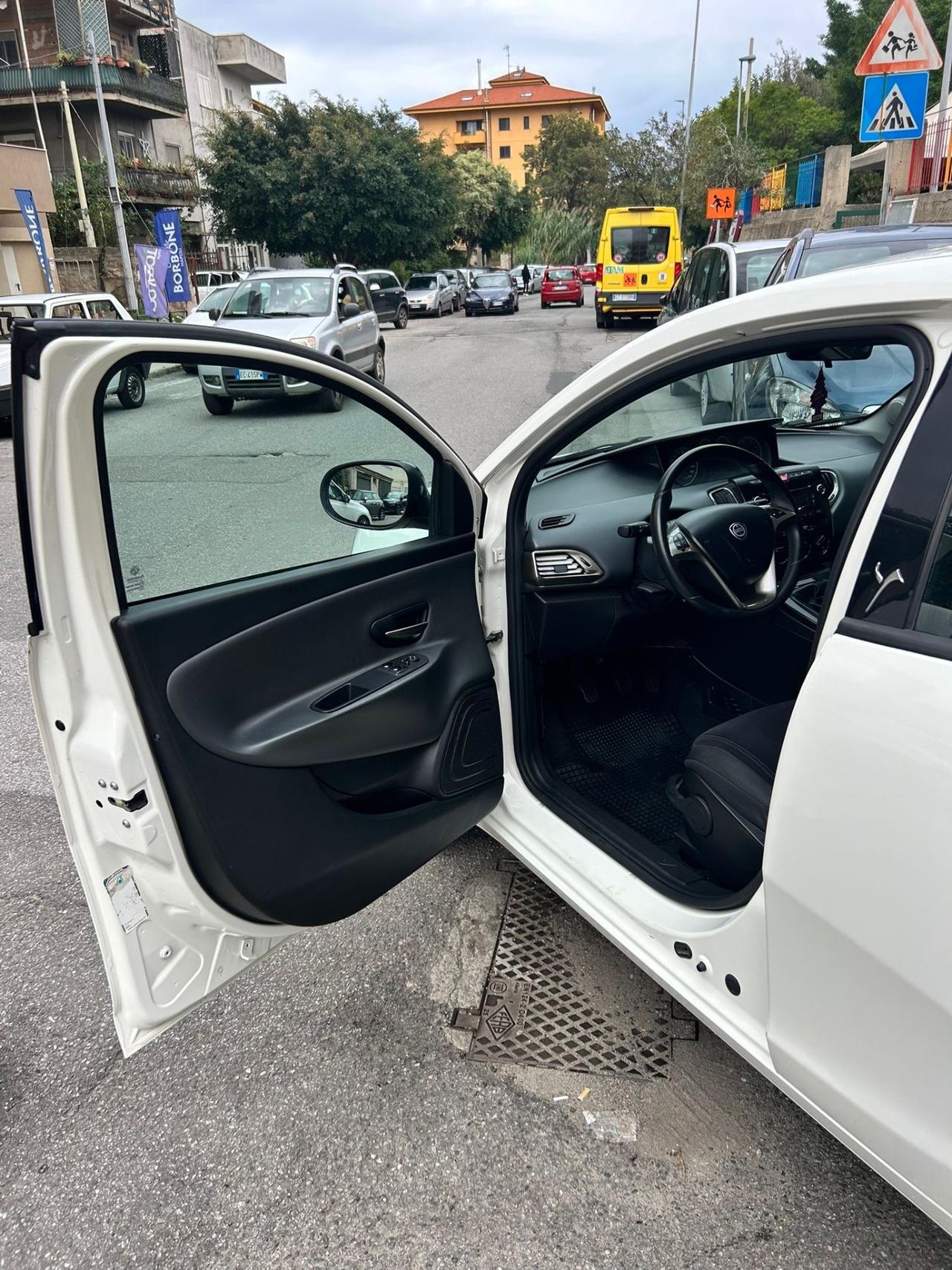 Lancia Ypsilon 1.3 MJT 16V 95 CV 5 porte S&S Elefantino