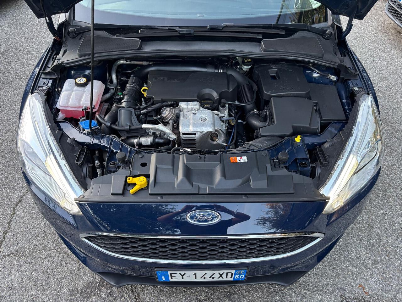 Ford Focus 1.0 benzina 5 porte OK Neopatentati