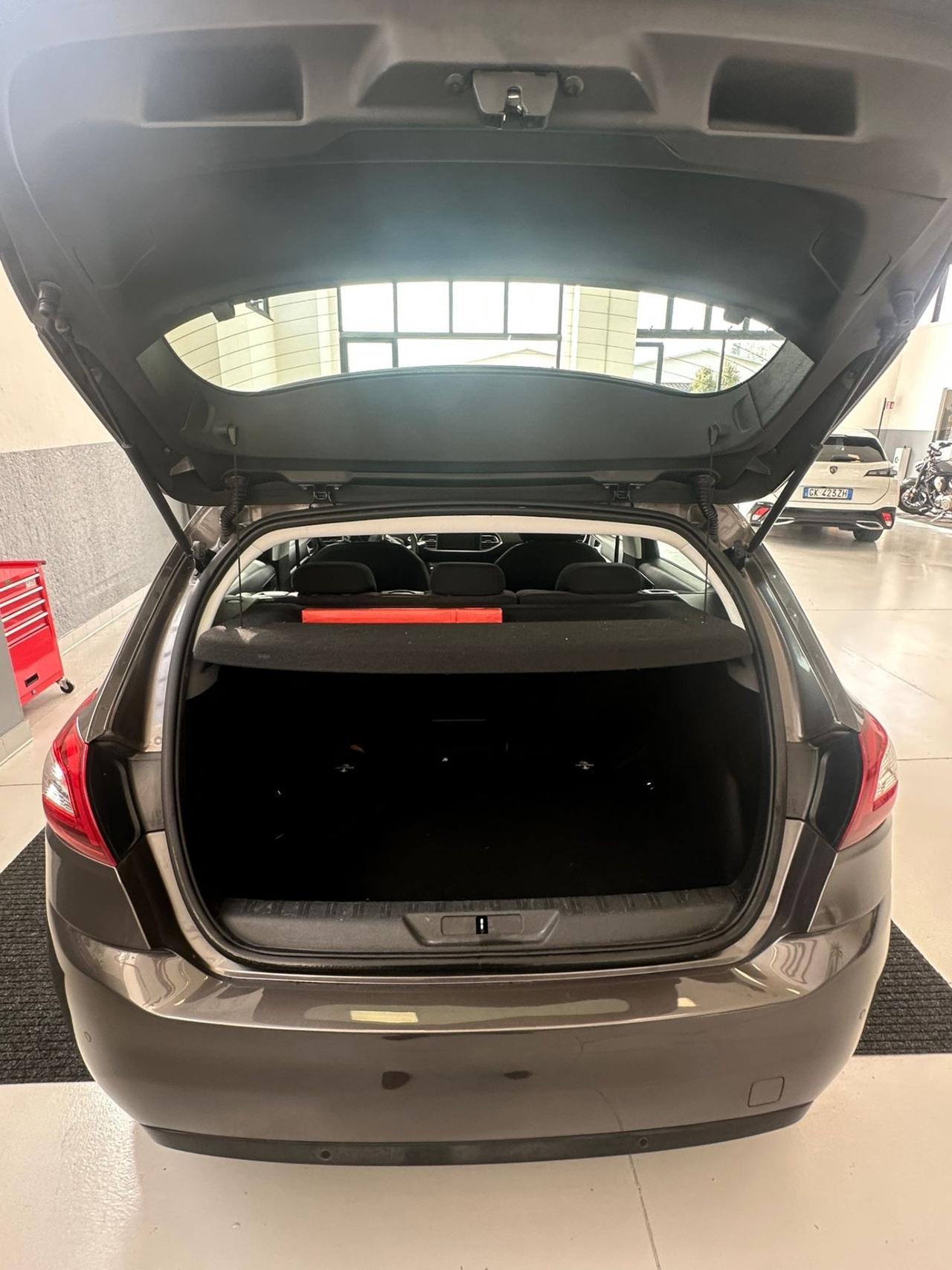 Peugeot 308 BlueHDi 120 S&S Business