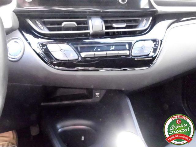 TOYOTA C-HR 1.8 Hybrid E-CVT Business