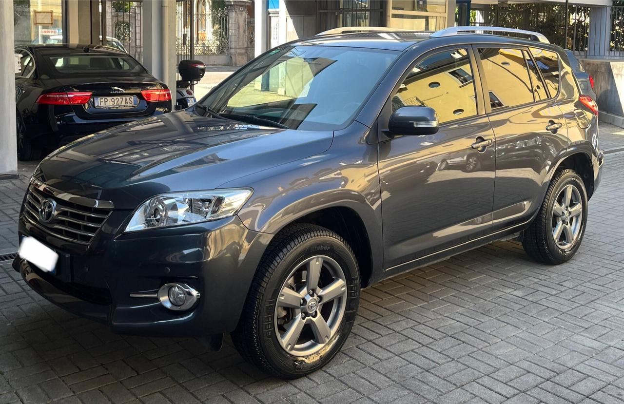 TOYOTA RAV 4 2.2 D-4D LOUNGE - 4X4