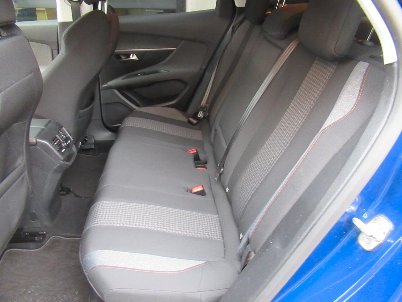 Peugeot 3008 BlueHDi 130 S&S Business