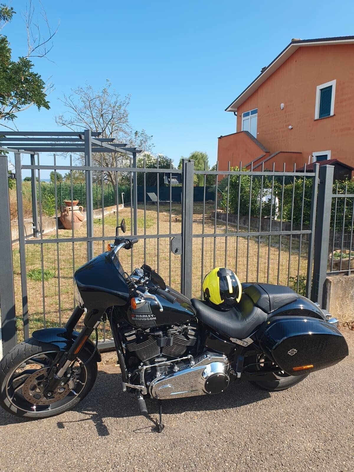 HARLEY DAVIDSON SPORT GLIDE PARI AL NUOVO
