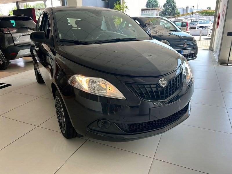 Lancia Ypsilon 1.0 FireFly 5 porte S&S Hybrid Platino