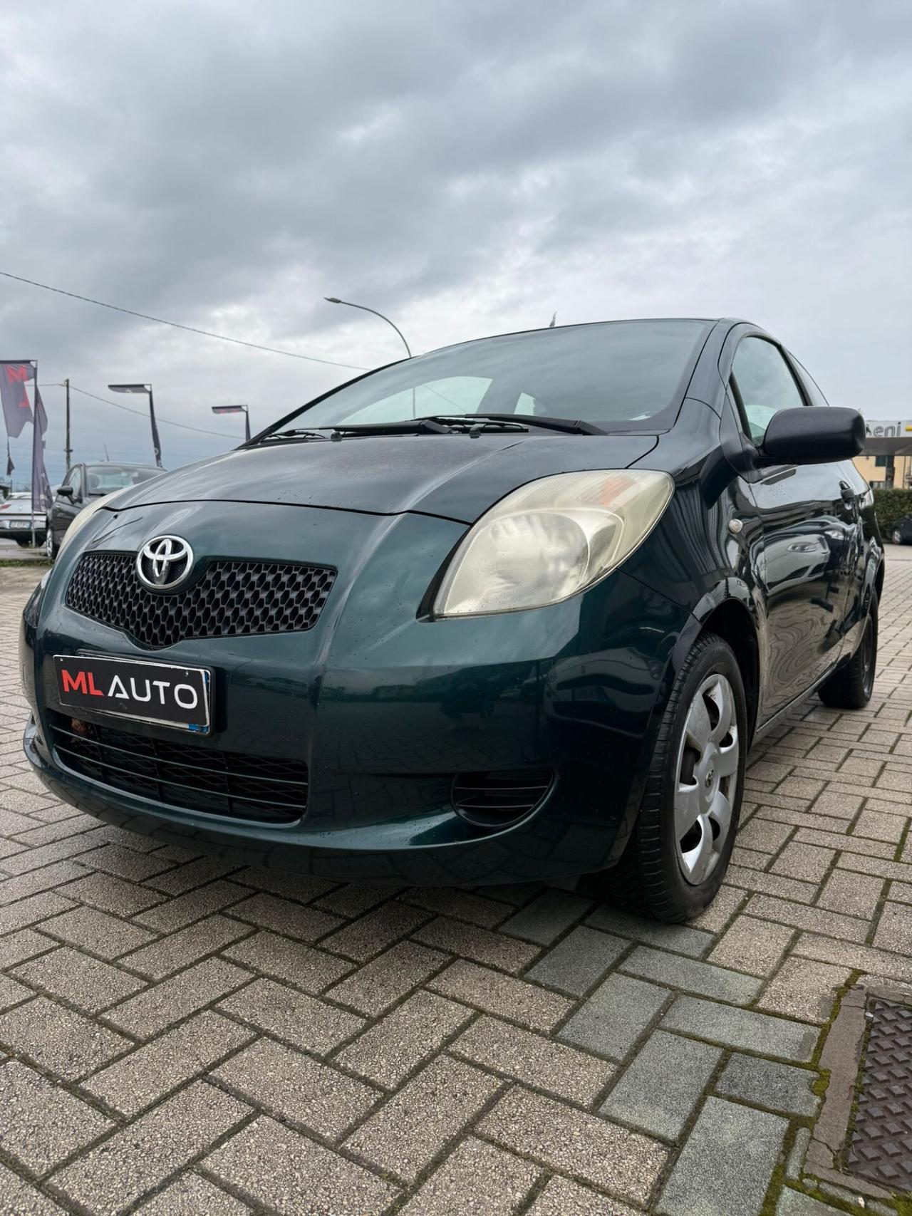 Toyota Yaris 1.3 3 porte Luna - OK NEOPATENTATO