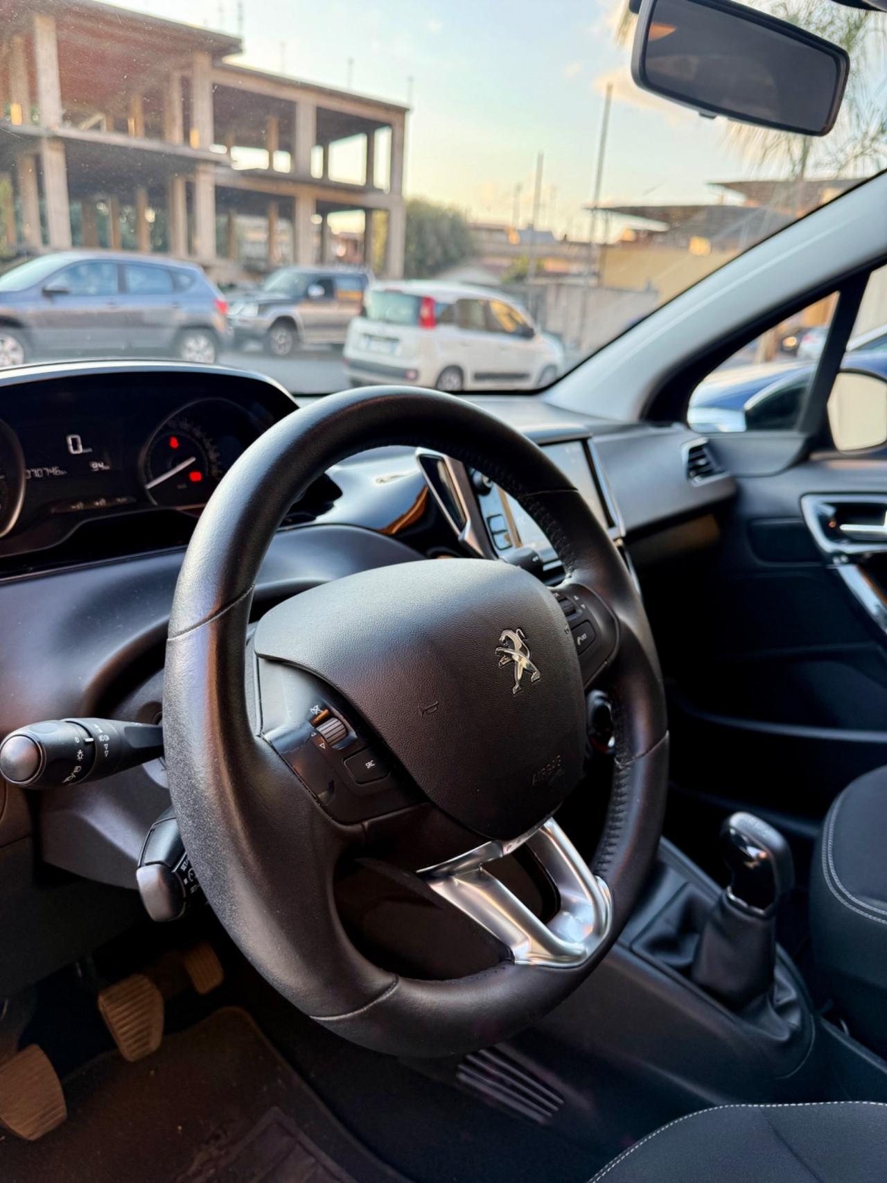 Peugeot 208 PureTech 82 5 porte Allure