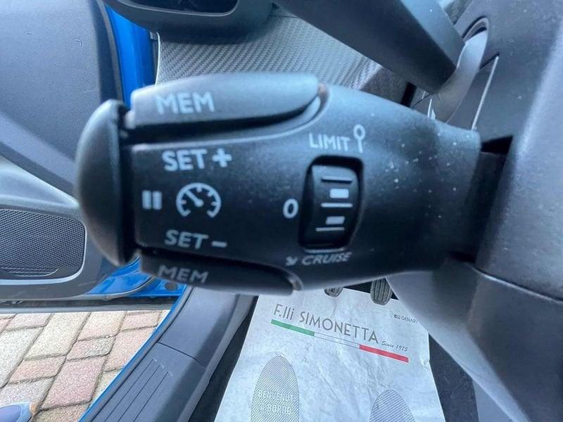 Peugeot 2008 1.2 puretech Active s&s 100cv - KM0