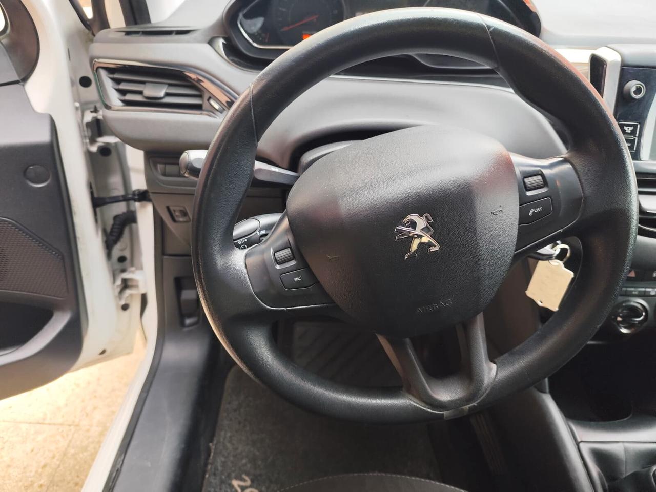 Peugeot 208 1.4 HDi 68 CV 5 porte Allure