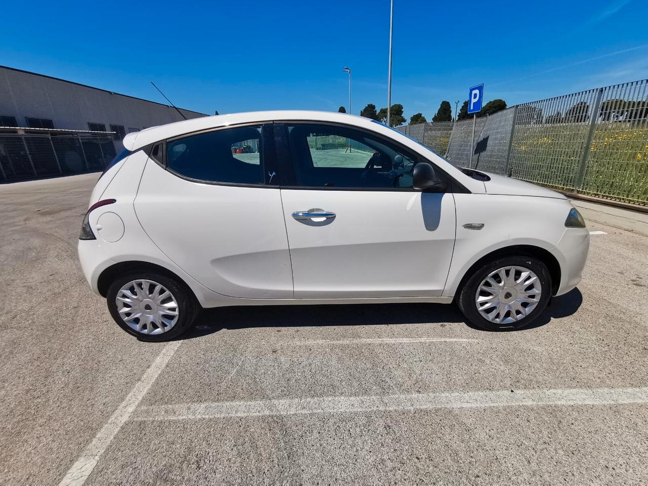 Lancia Ypsilon 1.2 69CV 5P. Silver 2016 solo km.79000
