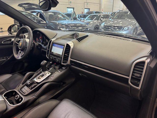PORSCHE Cayenne 3.0 Diesel //TETTO//SPORT CHRNO//21