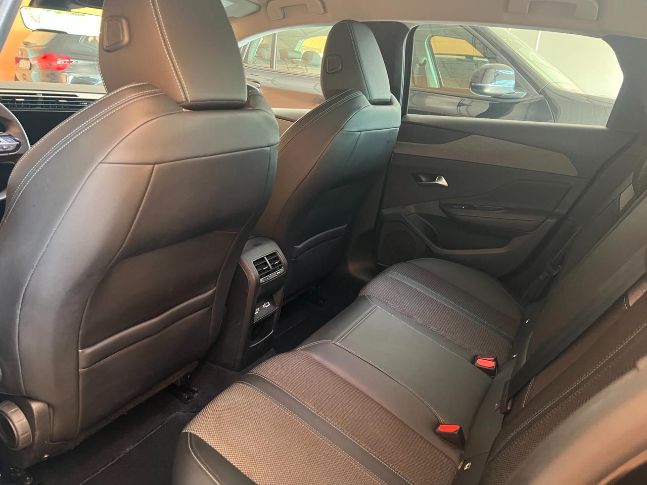 Peugeot 308 BlueHDi 130 S&S SW Allure