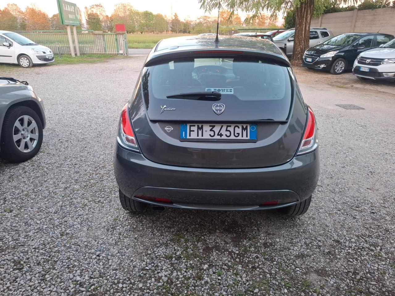Lancia Ypsilon 1.2 69 CV 5 porte Silver