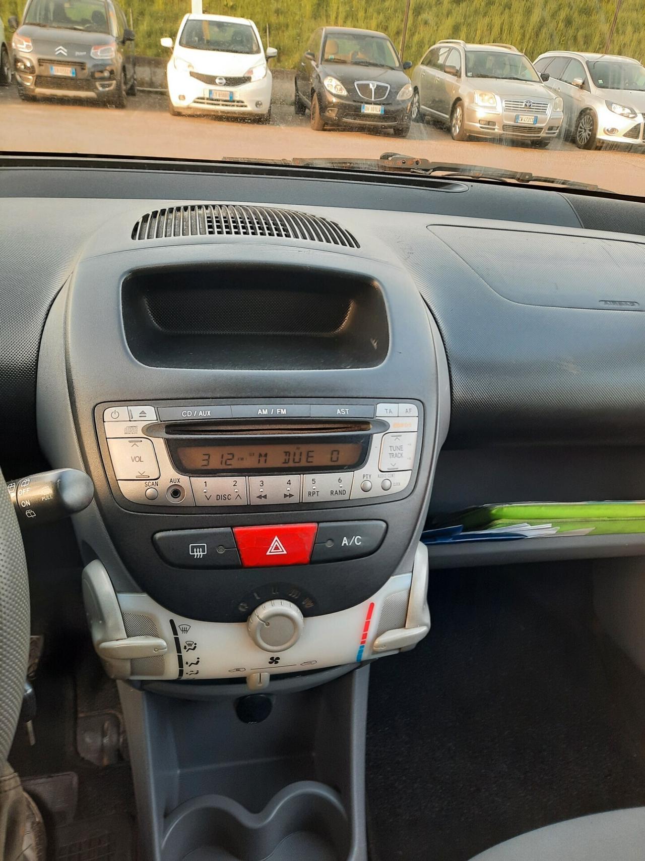 Peugeot 107 1.0 68 CV Ok neopatentati